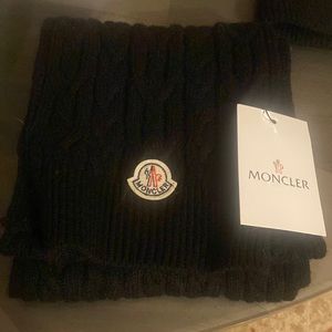 Black cable knit scarf